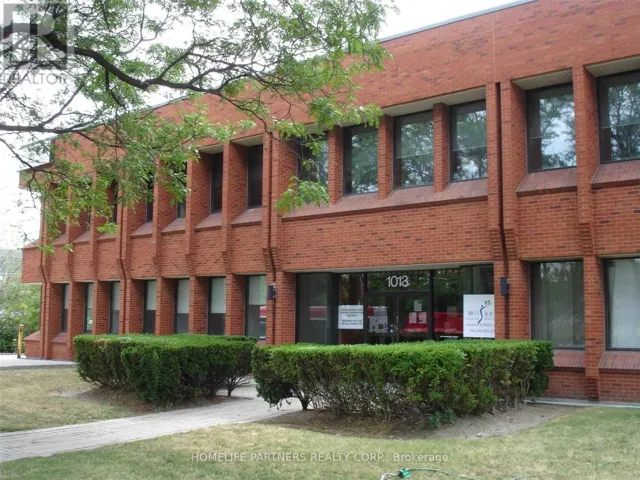 102 - 1013 WILSON AVENUE, Toronto (Downsview-Roding-CFB), Ontario M3K1G1