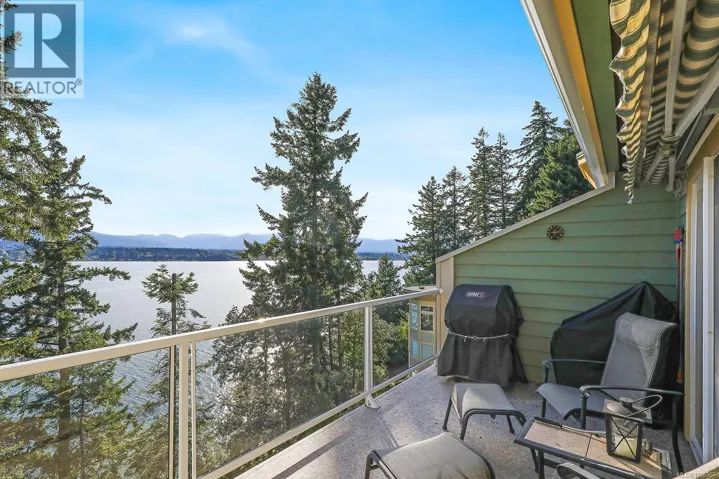 206 2275 Comox Ave, Comox, British Columbia V9M1X6