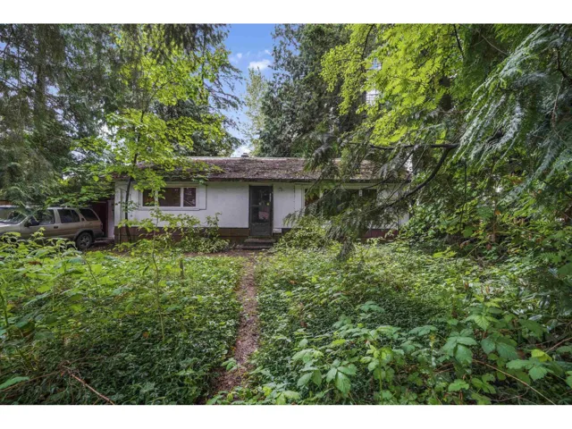 14924 90A AVENUE, Surrey, British Columbia V3R1B4