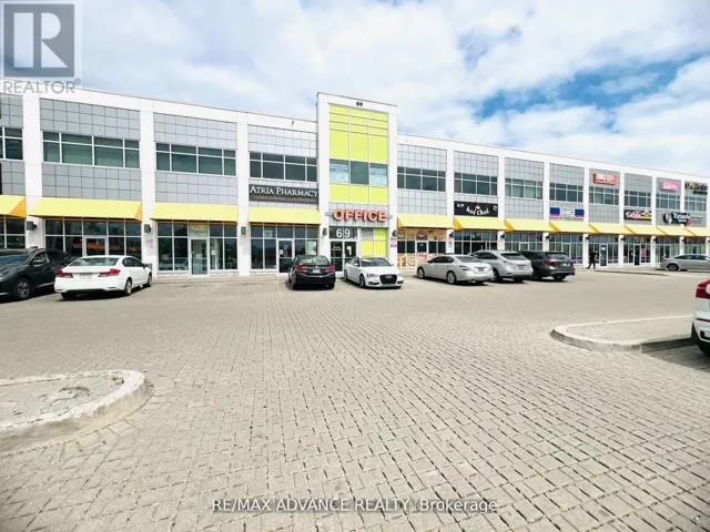 209 - 69 LEBOVIC AVENUE, Toronto (Clairlea-Birchmount), Ontario M1L0H2