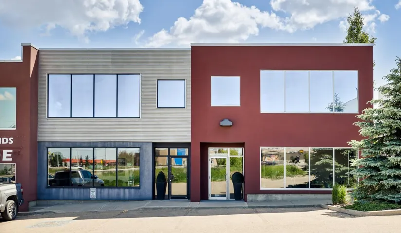 7317 Roper Road NW, Edmonton, Alberta T6E0W4