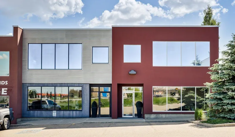 7317 Roper Road NW, Edmonton, Alberta T6E0W4