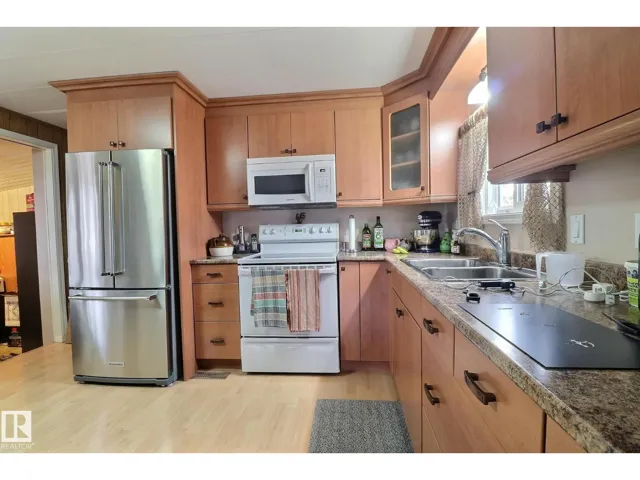 290 Juniper CR NW, Edmonton, Alberta T5Y6L6