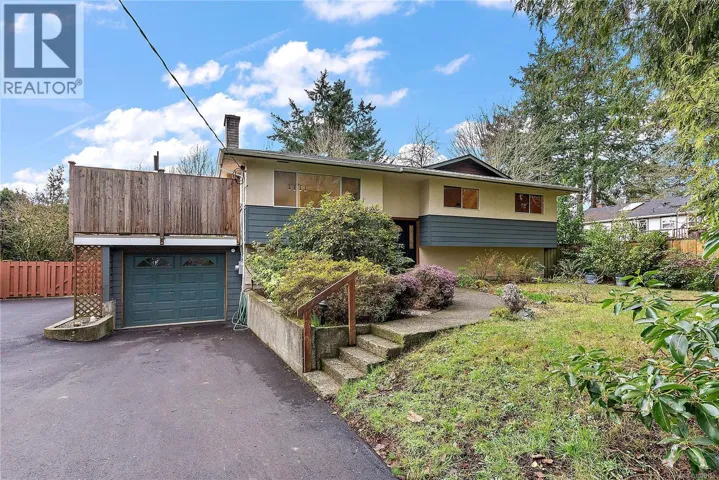 2009 Stelly's Cross Rd, Central Saanich, British Columbia V8M1M8