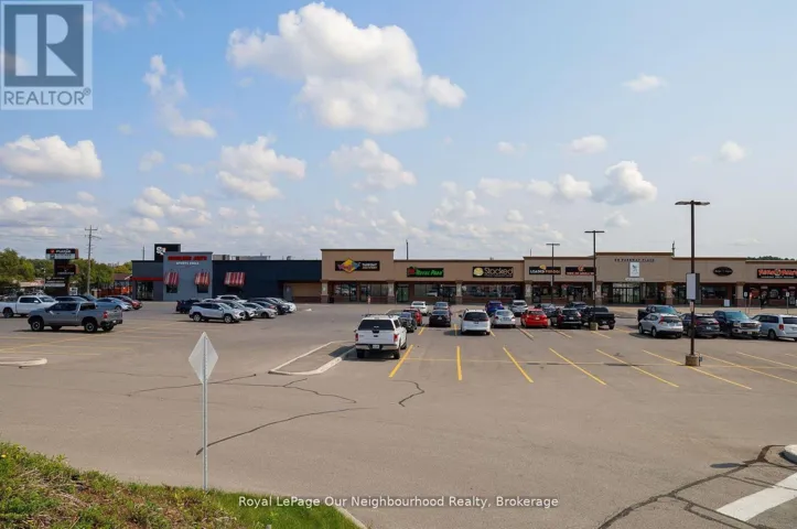 232-233 - 1135 LANSDOWNE STREET W, Peterborough (Otonabee Ward 1), Ontario K9J7M2