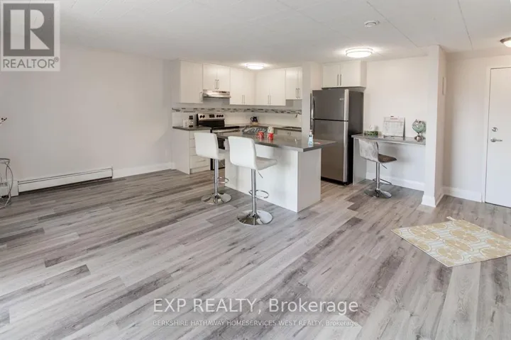 4 - 6287 O'NEIL STREET, Niagara Falls (Stamford), Ontario L2J1M6