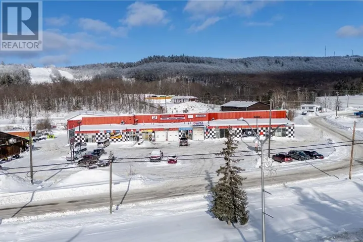 6 Oakland Avenue, Elliot Lake, Ontario P3A2T1