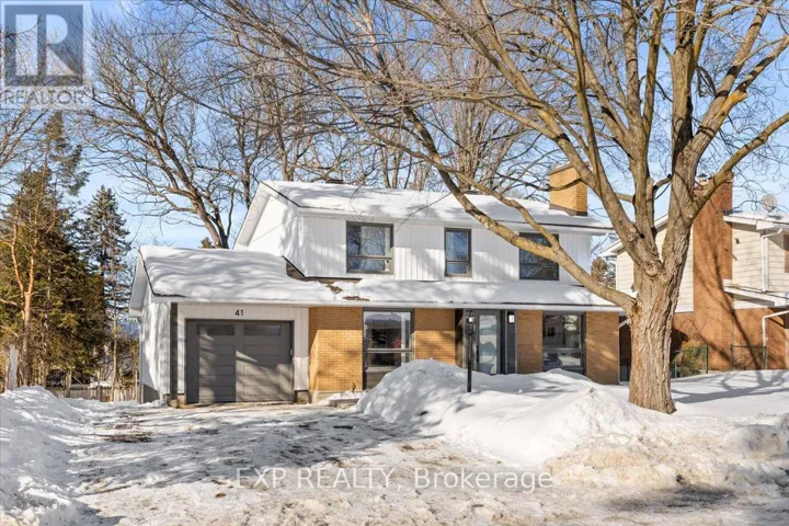 41 QUALICUM STREET, Ottawa, Ontario K2H7H3