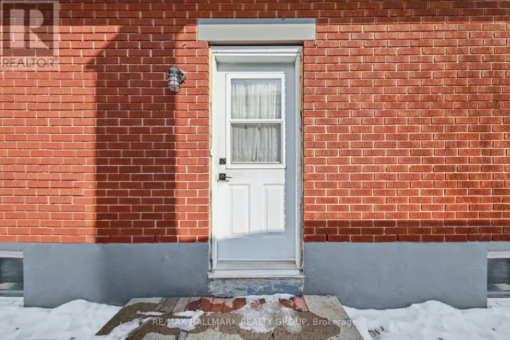 B - 1307 VANCOUVER AVENUE, Ottawa, Ontario K1V6T8