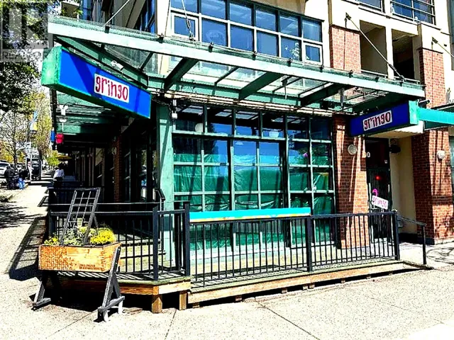 100 2ND AVENUE, North Vancouver, British Columbia V7L1C3