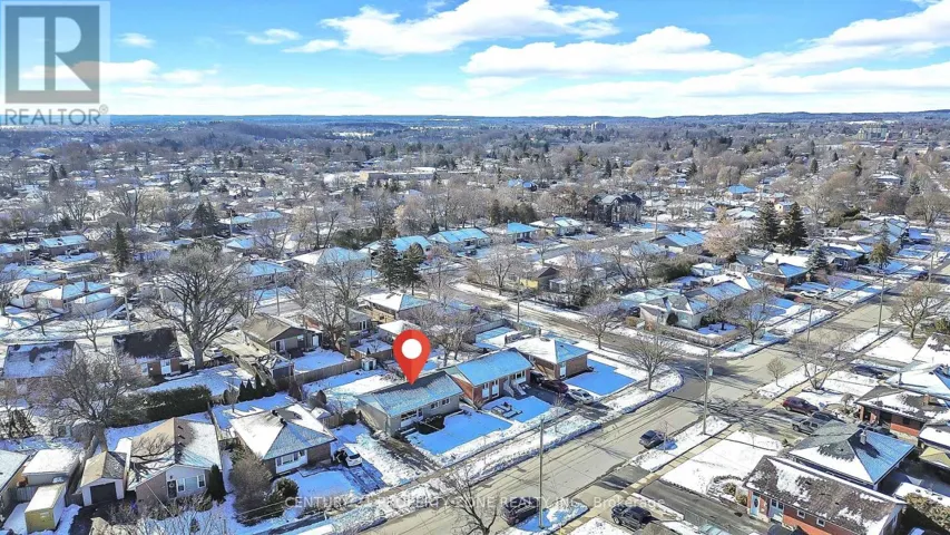 102 PRINCE CHARLES DRIVE, Halton Hills (Georgetown), Ontario L7G3V6