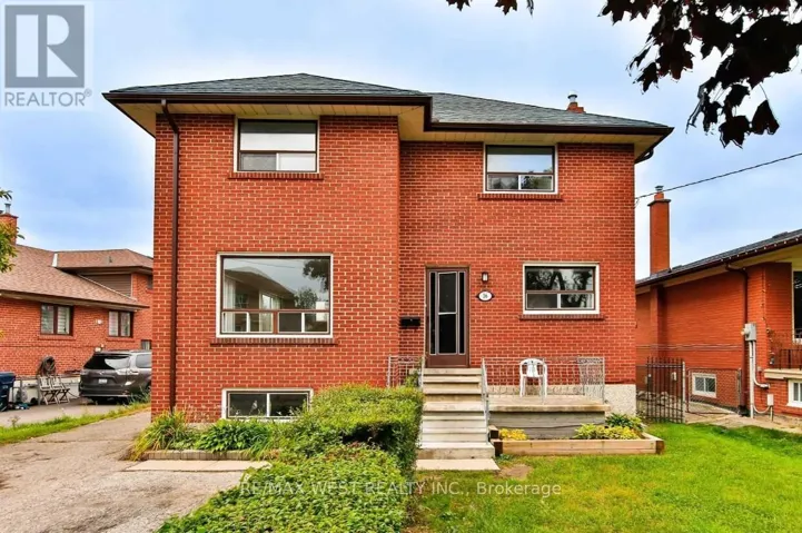16 UPWOOD AVENUE, Toronto (Rustic), Ontario M6L3A5