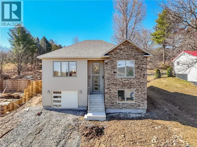 16 Mayflower Street, Fredericton, New Brunswick E3C1L5