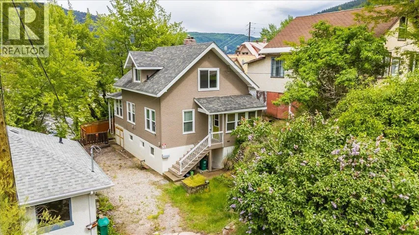 1667 CEDAR Avenue, Trail, British Columbia V1R4C9