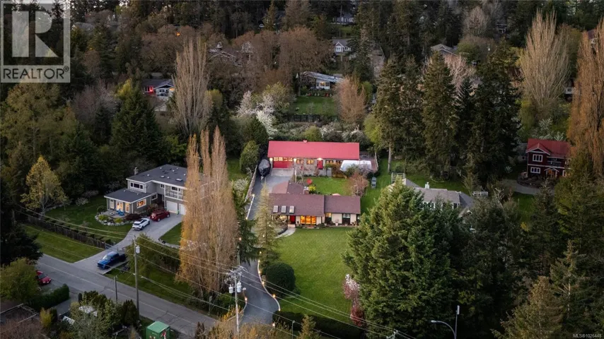 10807 Madrona Dr, North Saanich, British Columbia V8L5P1