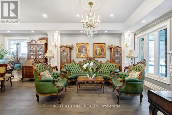 397 MAPLE LEAF DRIVE, Toronto (Maple Leaf), Ontario M6L1P4