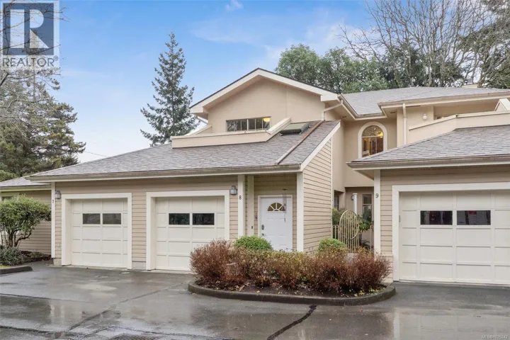 8 909 Admirals Rd, Esquimalt, British Columbia V9A2P1