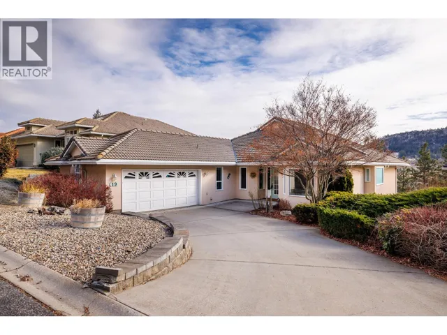 452 Glen Pine Court Unit# 19, Kelowna, British Columbia V1V1W7