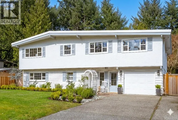 941 Ballenas Rd, Parksville, British Columbia V9P1T1