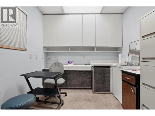 2 3039 KINGSWAY, Vancouver, British Columbia V5R5J6