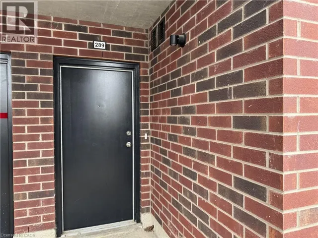 289 CHAPEL HILL Drive, Kitchener, Ontario N2R1N3
