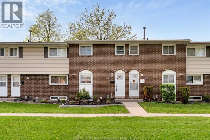 2739 MEADOWBROOK LANE, Windsor, Ontario N8T2Y6