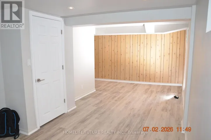 11 COPPERMILL DRIVE, Toronto (Rexdale-Kipling), Ontario M9W3Z1