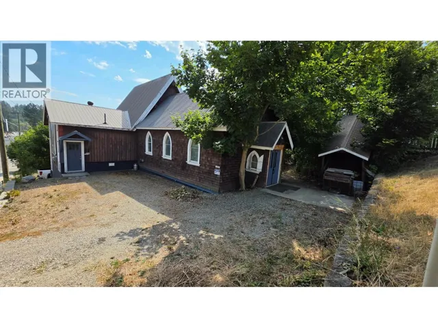2193 Park Avenue, Lumby, British Columbia V0E2G0