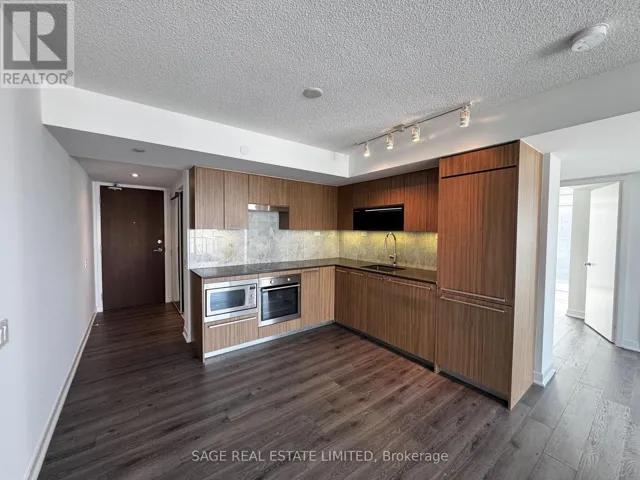 70 QUEENS WHARF ROAD, Toronto (Waterfront Communities), Ontario M5V0J2