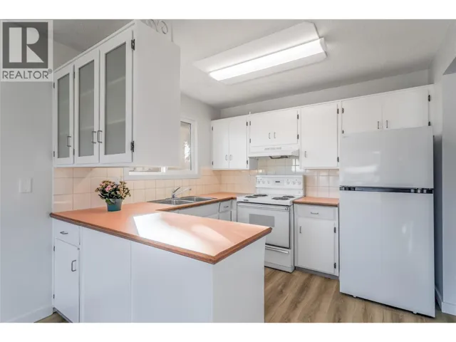 422 Rutland Road S, Kelowna, British Columbia V1X3A1