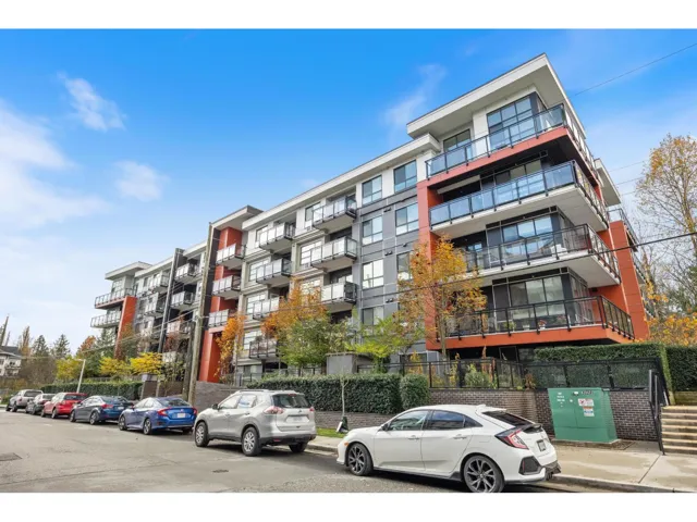 208 5485 BRYDON CRESCENT, Langley, British Columbia V3A0N5