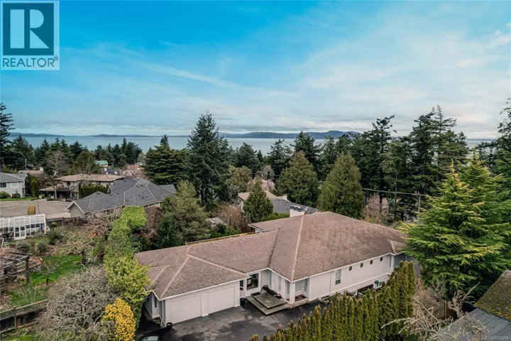 1934 San Juan Ave, Saanich, British Columbia V8N2J4