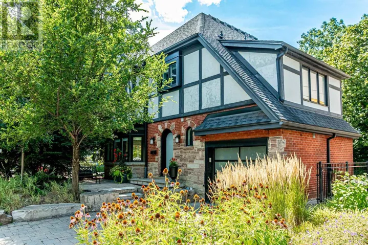 3 OAKWOOD PLACE, Hamilton (Westdale), Ontario L8S4C9