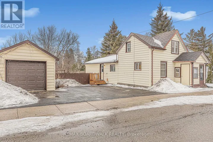32 COCKBURN STREET, Perth, Ontario K7H2B2