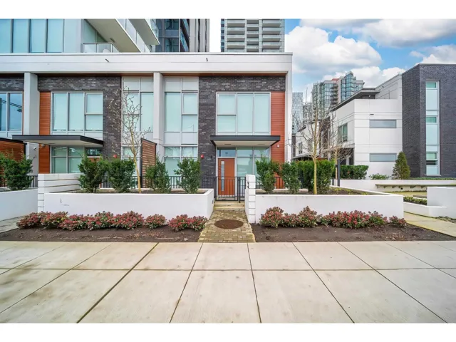 TH17 13428 105 AVE, Surrey, British Columbia V3T0S6