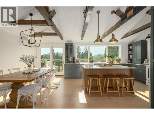 580 IOCO ROAD, Port Moody, British Columbia V3H2W2