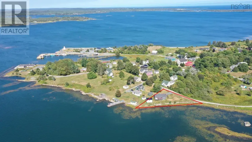 31 Medway Street, Port Medway, Nova Scotia B0J2T0
