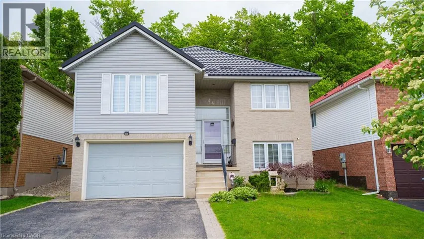 44 DUNNIGAN Drive E, Kitchener, Ontario N2B3W5