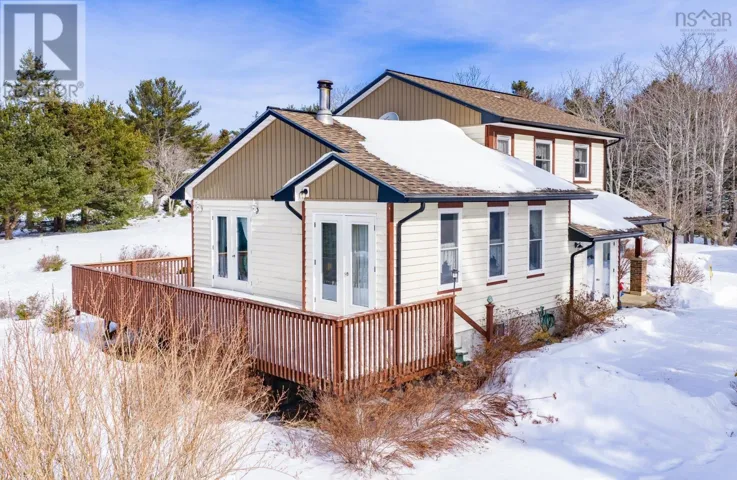 196 Hartz Point Road, Shelburne, Nova Scotia B0T1W0