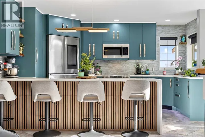 61 Somerset Crescent SW, Calgary, Alberta T2Y3V8