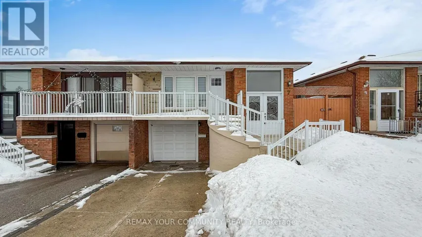 7 BRAZIL GATE, Toronto (Humber Summit), Ontario M9L1K3