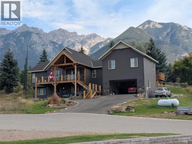 5112 Riverview Close, Fairmont Hot Springs, British Columbia V0B1L1