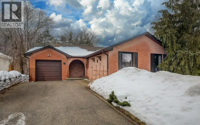 27 ERINBROOK Drive, Kitchener, Ontario N2E2V8