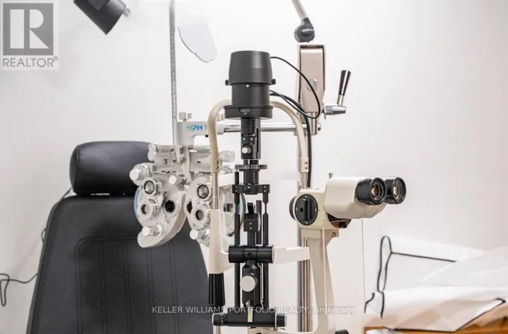 101Y - EXAMINATION ROOM - 1910 YONGE STREET, Toronto (Yonge-Eglinton), Ontario M4S1Z5