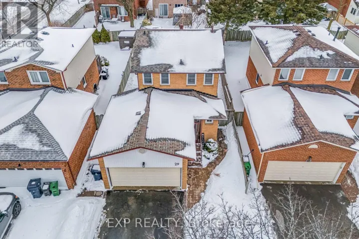 29 GOLDERS GREEN AVENUE, Toronto (Rouge), Ontario M1C3N5
