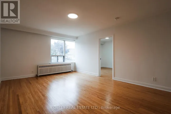 4 - 17 CALVINGTON DRIVE, Toronto (Downsview-Roding-CFB), Ontario M3M2L7