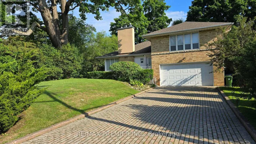 11 NORTHOLT COURT, Toronto (Edenbridge-Humber Valley), Ontario M9A3B1