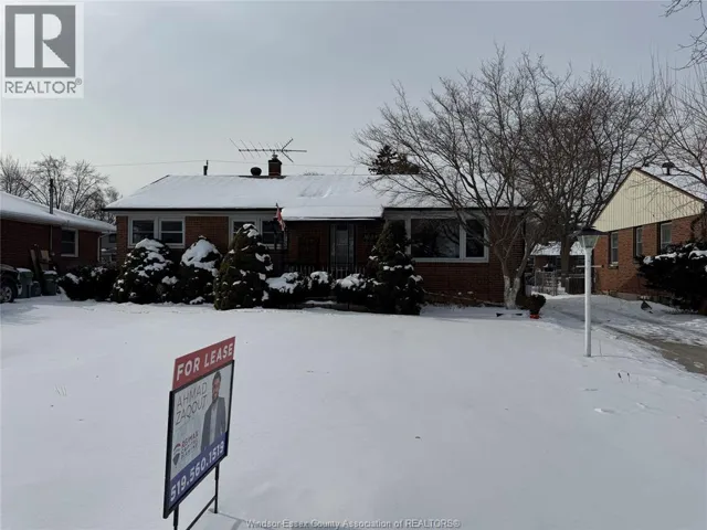 3039 BRUCE AVENUE, Windsor, Ontario N9E1W3