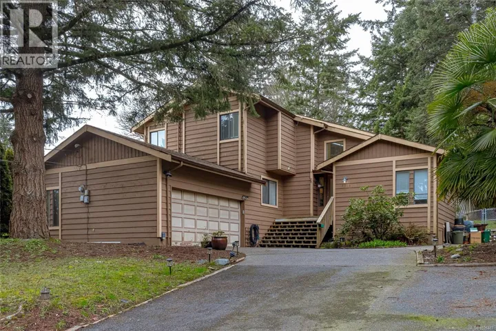 7318 Veyaness Rd, Central Saanich, British Columbia V8M1M3
