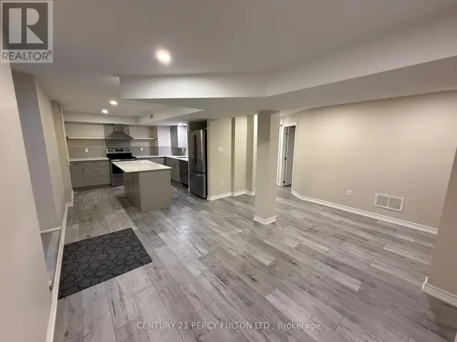 7 REDMOND DRIVE, Ajax (Central), Ontario L1S5R7